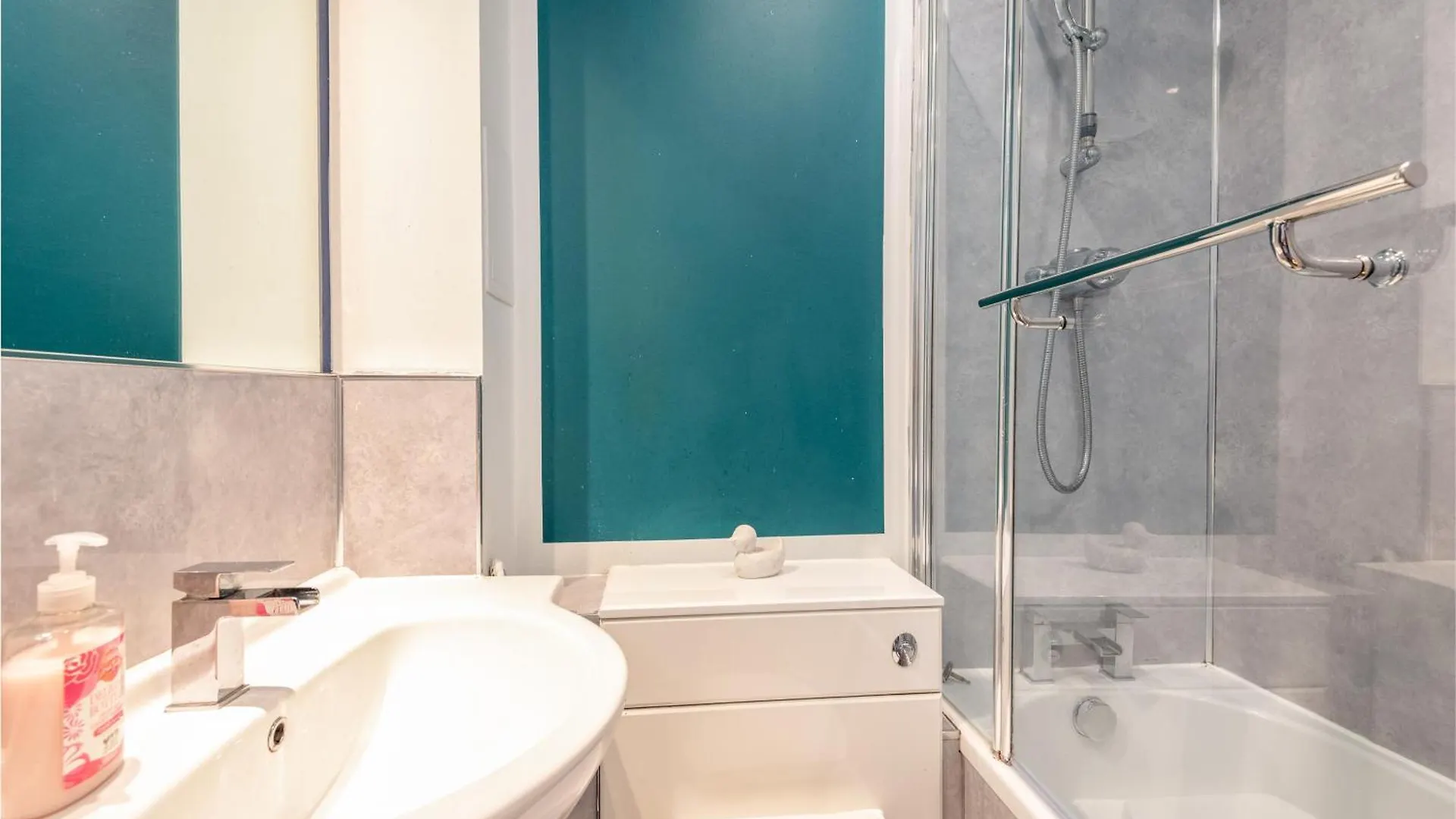 דירות אדינבורו 2Bed-Ground Floor-Free Parking