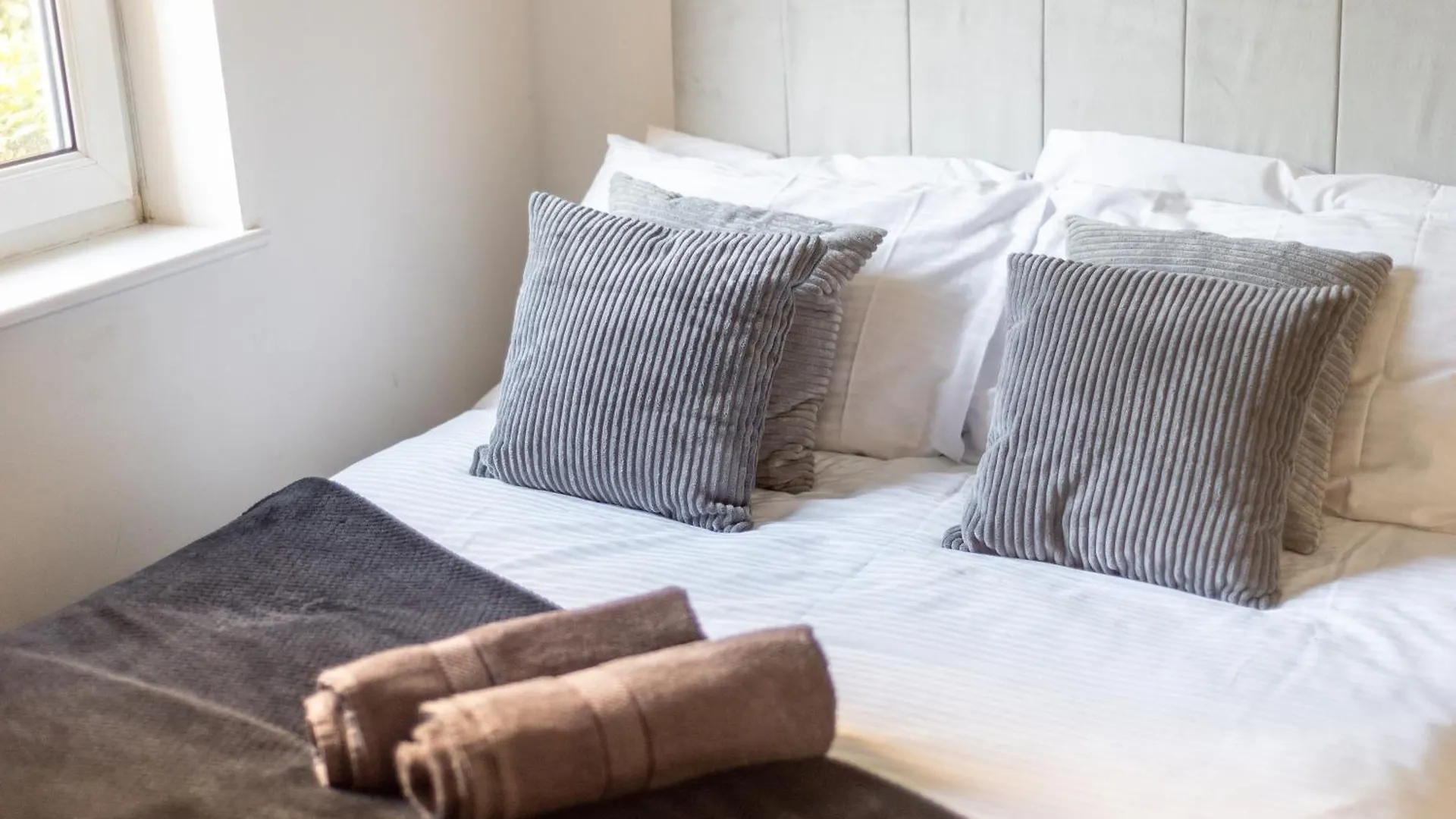 דירות אדינבורו 2Bed-Ground Floor-Free Parking